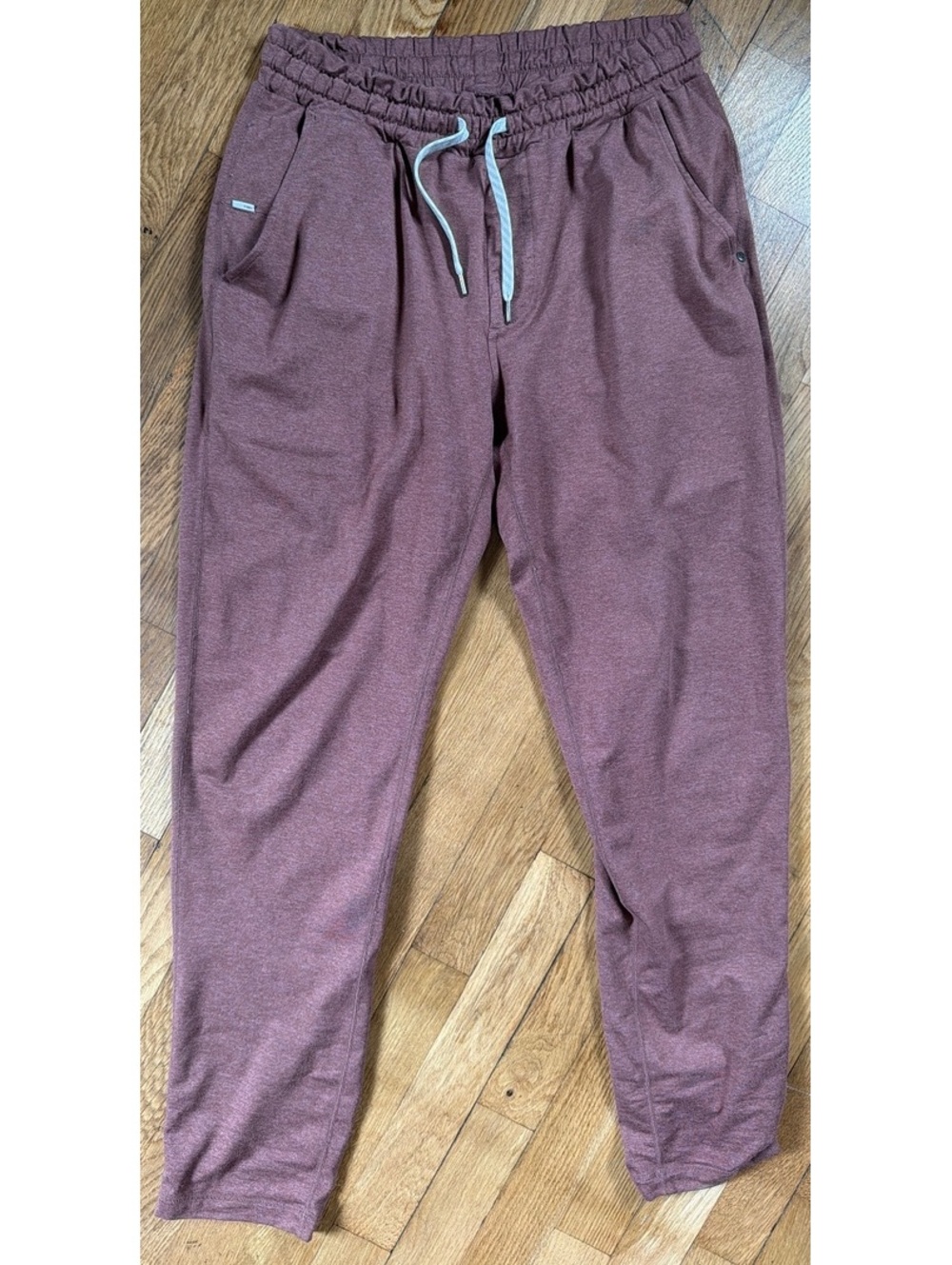 Medium - Men - Vuori Maroon Joggers